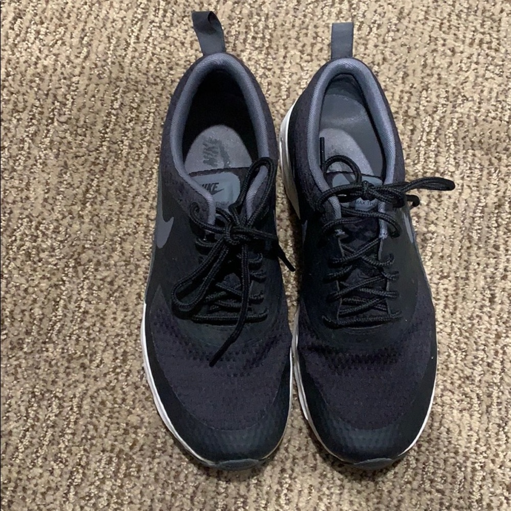 Nike Thea